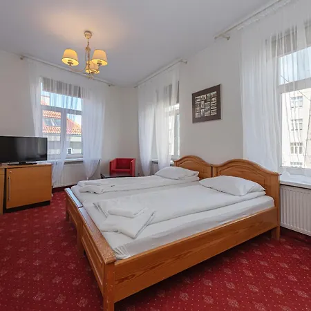 מלון Alexa Old Town 3*