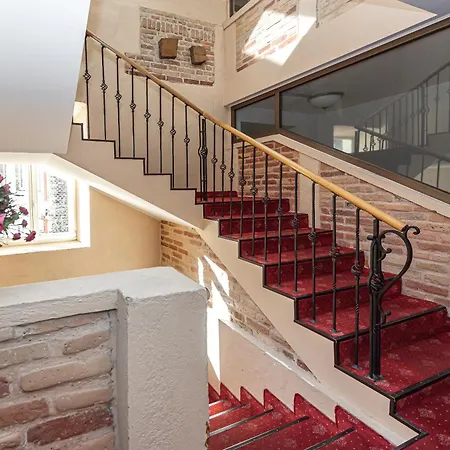 Alexa Old Town 3* וילנה