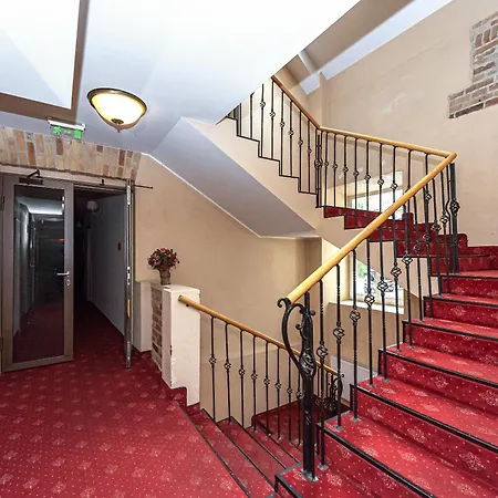 Alexa Old Town 3* וילנה